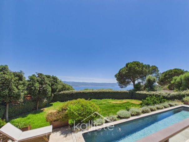 A louer MAISON  4 PIECES 111 M2 BORD DE MER AJACCIO