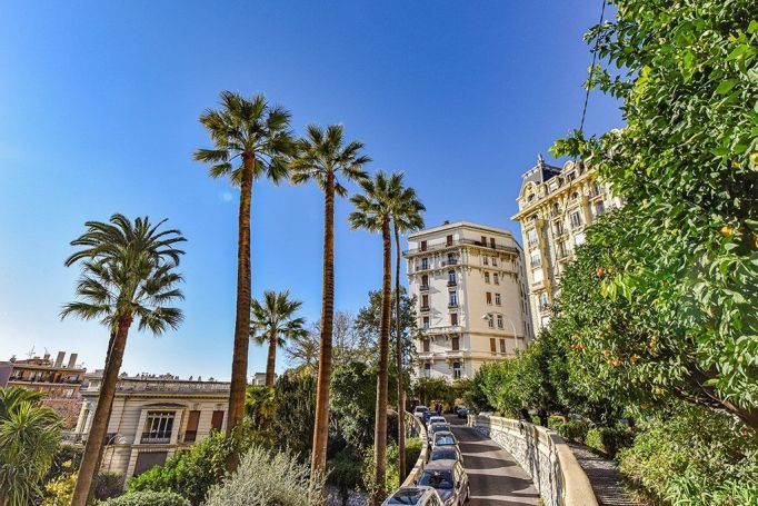 A louer APPARTEMENT T3 66 M2 BORD DE MER NICE