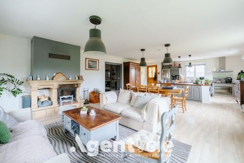 A louer LOFT  6 PIECES 165 M2  VACOGNES NEUILLY