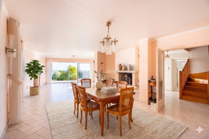 A vendre Demeure 8 PIECES 161 M² face A l'ocEan sur la Presqu'Ile de Quiberon