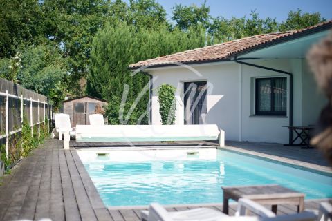 A vendre jolie maison contemporaine 6 pieces 145 m&sup2; bord de mer ares