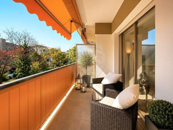 A louer APPARTEMENT DE PRESTIGE T4 98 M2 TERRASSE BORD DE MER NICE