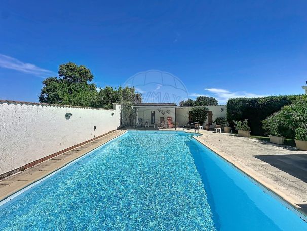 A louer MAISON  7 PIECES 169 M2  GARONS