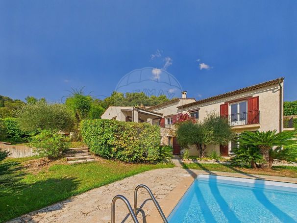 A louer MAISON  5 PIECES 200 M2  LA COLLE SUR LOUP