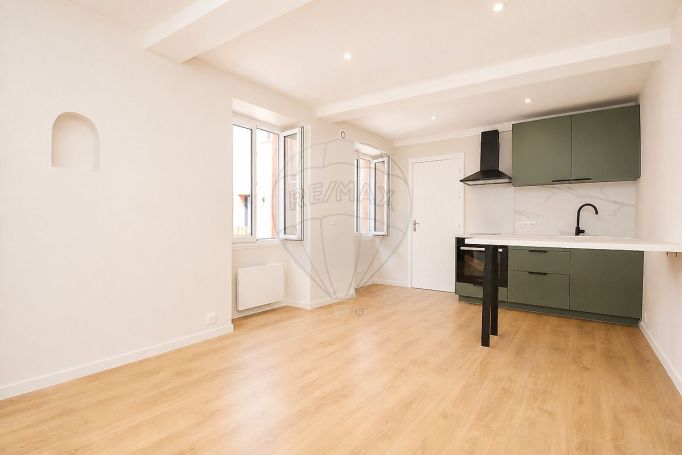 A louer STUDIO  20 M2 BORD DE MER VILLENEUVE LOUBET