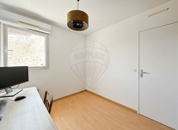 A louer APPARTEMENT T4 75 M2  REZE