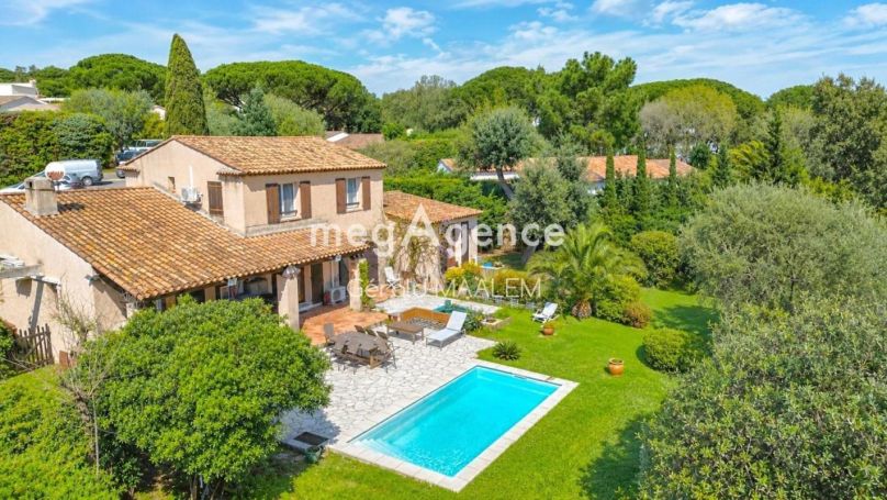 A vendre MAISON  5 PIECES 140 M2 BORD DE MER GASSIN