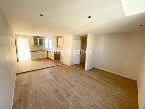 A louer APPARTEMENT T5 75 M2 BORD DE MER TOULON