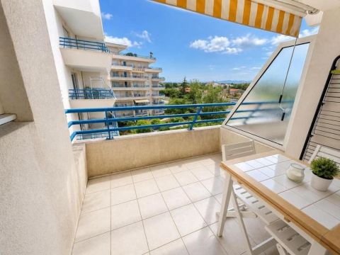 A louer APPARTEMENT T2 30 M2 TERRASSE PLAGE à PIED FREJUS
