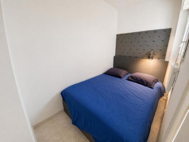 A louer APPARTEMENT T2 30 M2 TERRASSE PLAGE à PIED FREJUS