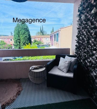 A louer APPARTEMENT T2 51 M2 TERRASSE BORD DE MER HYERES