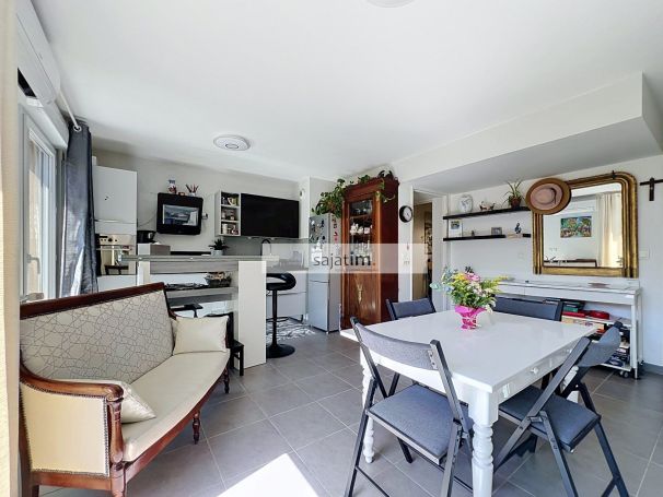 A louer APPARTEMENT DE PRESTIGE T3 60 M2 TERRASSE BORD DE MER LA CIOTAT