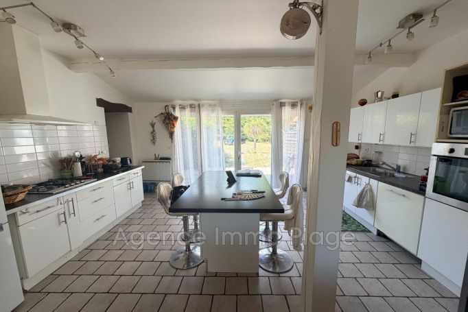 A vendre MAISON 10 PIECES 131 M2 SAINT VIVIEN DE MEDOC