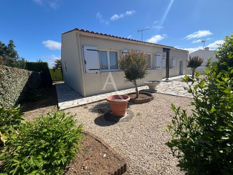 A vendre MAISON 4 PIECES 94 M2 BORD DE MER LONGEVILLE SUR MER