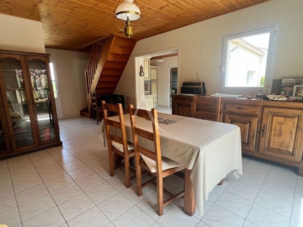 A vendre MAISON  4 PIECES 76 M2 BORD DE MER LONGEVILLE SUR MER