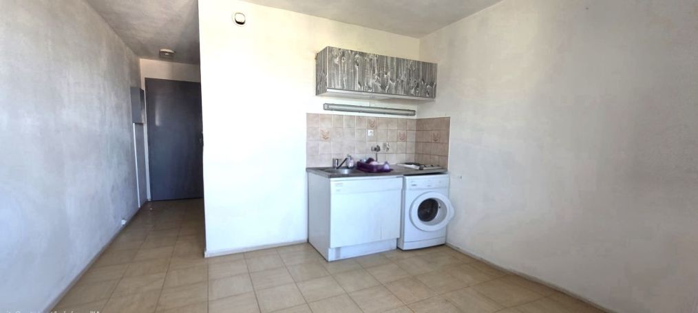 A louer STUDIO  20 M2 TERRASSE VUE MER LA CIOTAT
