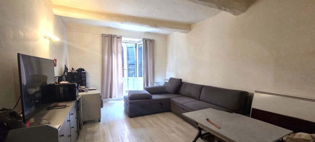 A louer STUDIO  34 M2  CUGES LES PINS