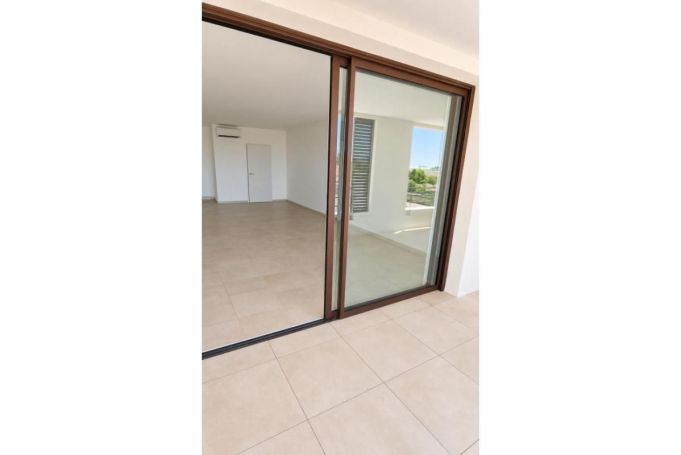 A louer APPARTEMENT T5 118 M2 TERRASSE BORD DE MER FRONTIGNAN