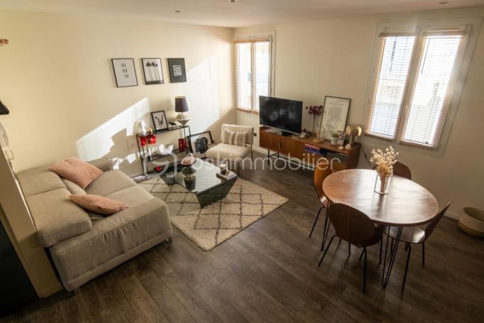 A louer APPARTEMENT DUPLEX T4 67 M2 BORD DE MER TOULON