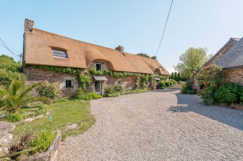 vente Chaumière de charme avec piscine chauffée et dépendances en campagne de Pluvigner