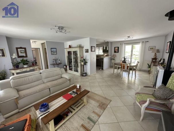 A louer MAISON 6 PIECES 124 M2 NISSAN LEZ ENSERUNE