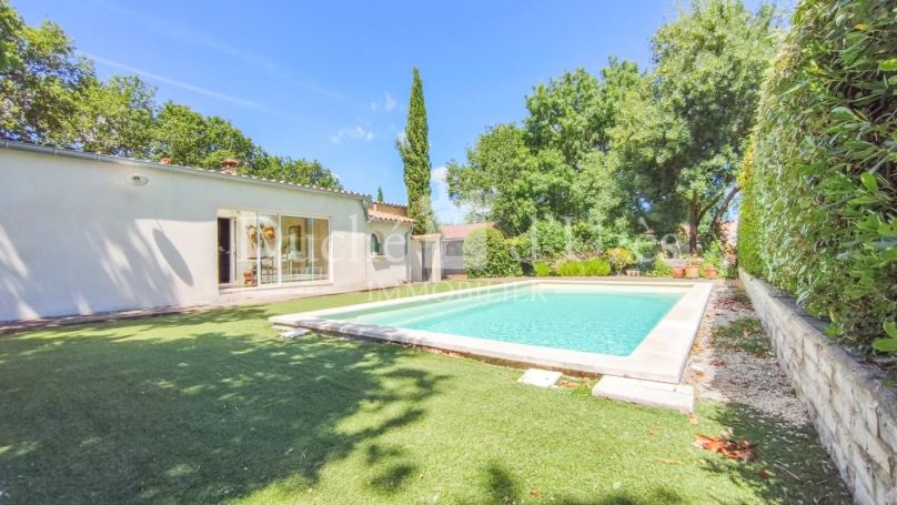 A vendre MAISON 4 PIECES 124 M2 UZES