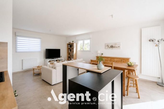 A louer MAISON  CONTEMPORAINE  FONTENAY LE PESNEL