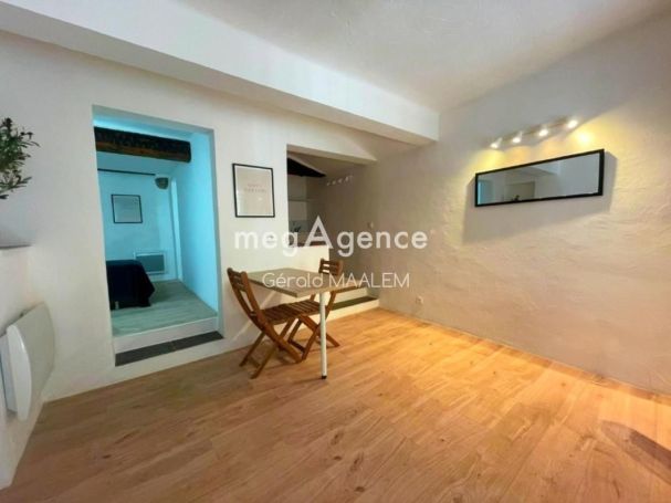 A louer STUDIO NEUF  27 M2 BORD DE MER FREJUS