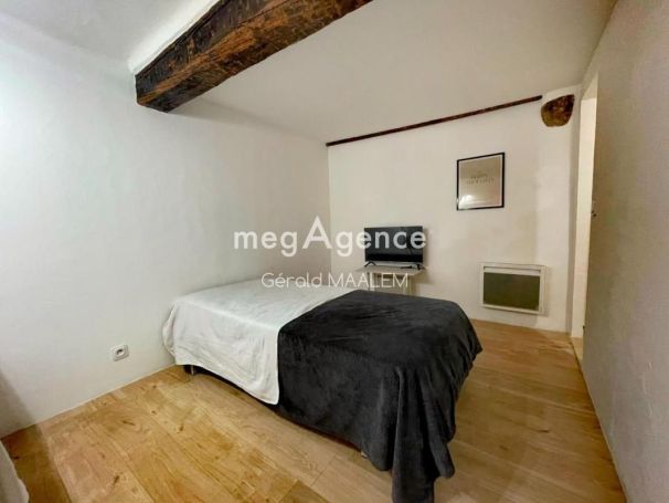 A louer STUDIO NEUF  27 M2 BORD DE MER FREJUS