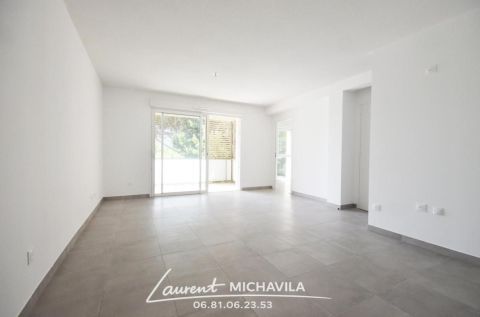 A louer APPARTEMENT T3 55 M2 TERRASSE BORD DE MER VIAS