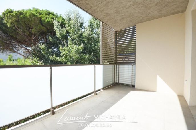 A louer APPARTEMENT T3 55 M2 TERRASSE BORD DE MER VIAS