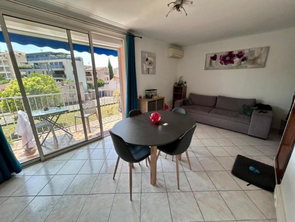A louer APPARTEMENT NEUF T4 70 M2 BORD DE MER SAINT RAPHAEL