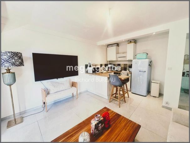 A louer APPARTEMENT T2 50 M2 BORD DE MER HYERES