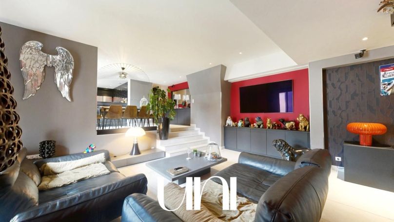 A louer APPARTEMENT T5 137 M2  CAEN