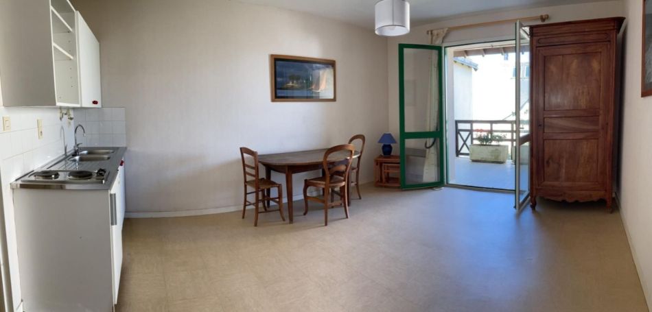 A louer STUDIO  24 M2 TERRASSE BORD DE MER LE CROISIC