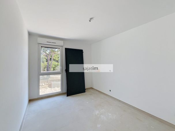 A louer APPARTEMENT T2 39 M2 TERRASSE BORD DE MER LA CIOTAT