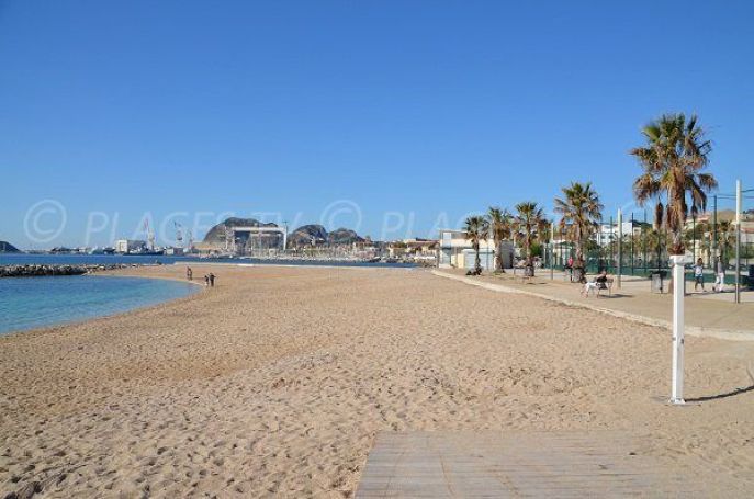A louer APPARTEMENT DE PRESTIGE T2 45 M2 TERRASSE PIEDS DANS L'EAU LA CIOTAT