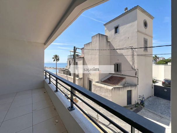 A louer APPARTEMENT DE PRESTIGE T2 47 M2 TERRASSE PIEDS DANS L'EAU LA CIOTAT