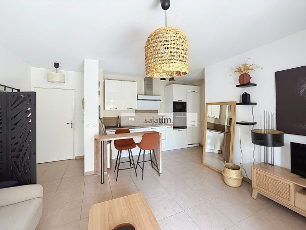 A louer APPARTEMENT T3 56 M2 TERRASSE BORD DE MER LA SEYNE SUR MER