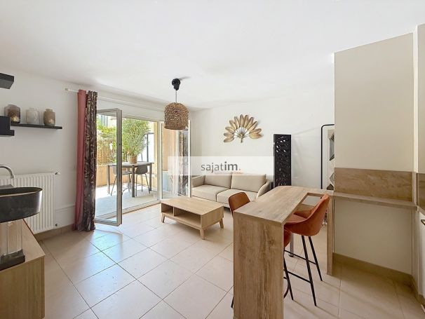 A louer APPARTEMENT T3 56 M2 TERRASSE BORD DE MER LA SEYNE SUR MER