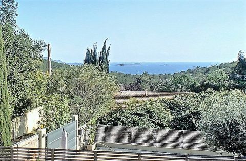 A vendre BELLE  VILLA CONTEMPORAINE 5 PIECES VUE MER  Bandol