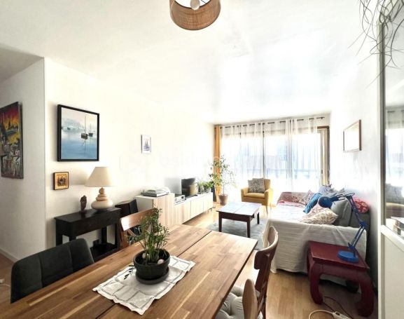 A louer APPARTEMENT T3 71 M2  PAU
