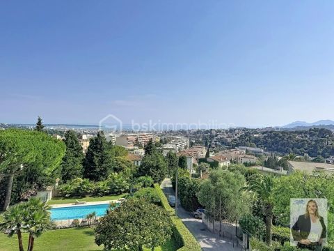 A louer APPARTEMENT DE PRESTIGE T3 83 M2 TERRASSE VUE MER LE CANNET
