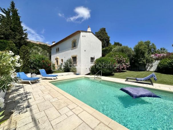 A louer MAISON  6 PIECES 176 M2 BORD DE MER CANNES