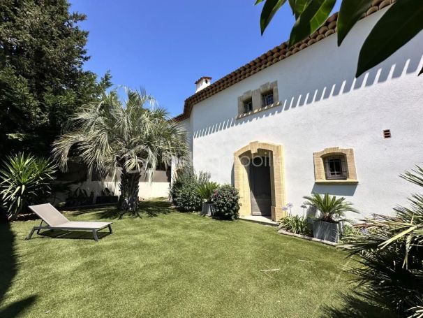 A louer MAISON  6 PIECES 176 M2 BORD DE MER CANNES