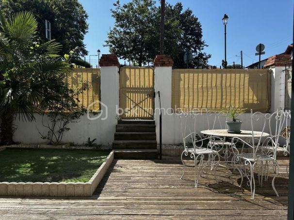 A louer APPARTEMENT T3 64 M2  CAMBO LES BAINS