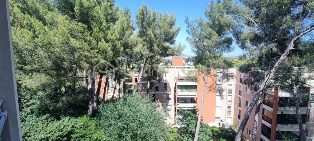 A louer APPARTEMENT T5 96 M2 BORD DE MER LA SEYNE SUR MER