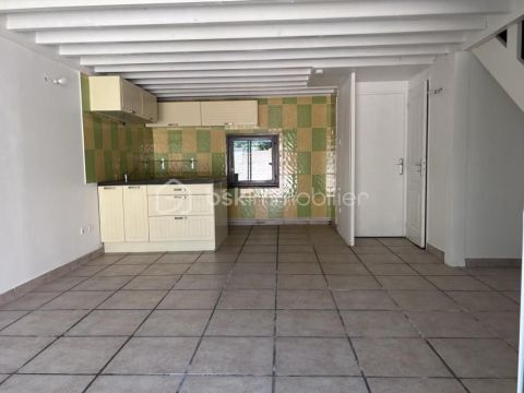 A louer APPARTEMENT DUPLEX T3 40 M2 TERRASSE BORD DE MER FRONTIGNAN