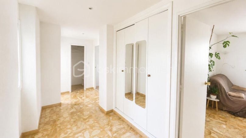 A louer APPARTEMENT T4 80 M2 TERRASSE BORD DE MER SAINT RAPHAEL