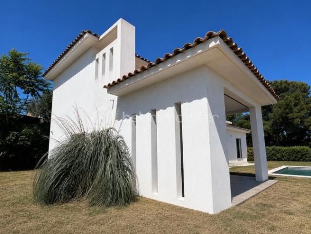 A louer MAISON  D'ARCHITECTE BORD DE MER SANARY SUR MER